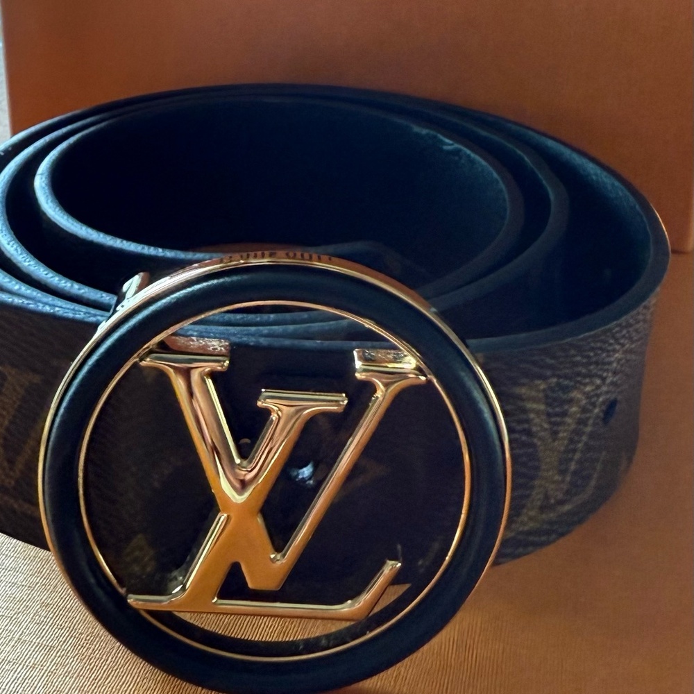 Louis Vuitton Circle Reverisble belt